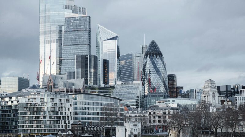 Pexels 7245338 – How to trade around takeover announcements — and what the professionals know that you don't