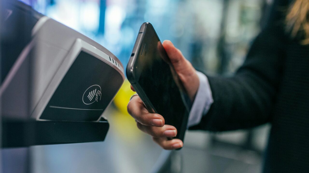 Apple Pay, Google Wallet and contactless: what’s actually safe