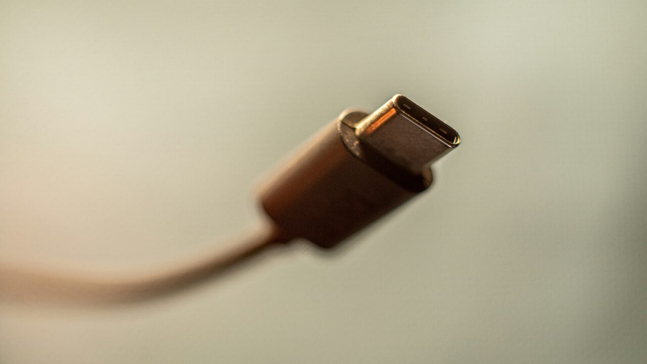 USB-C explained: why the same plug does not mean the same thing