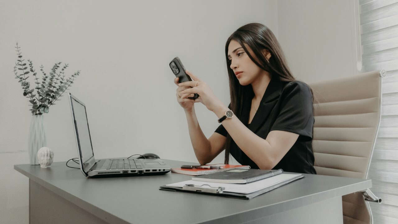 How to create a simple AI policy for a small business