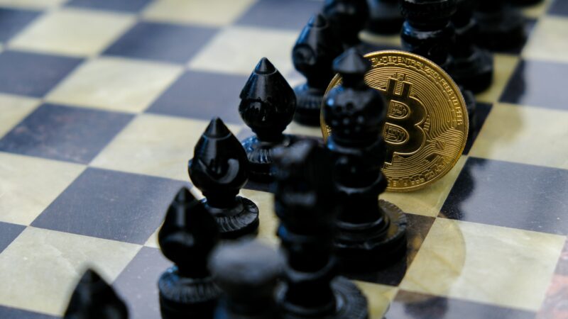 Real world assets on blockchain: diagram showing tokenised property and bonds