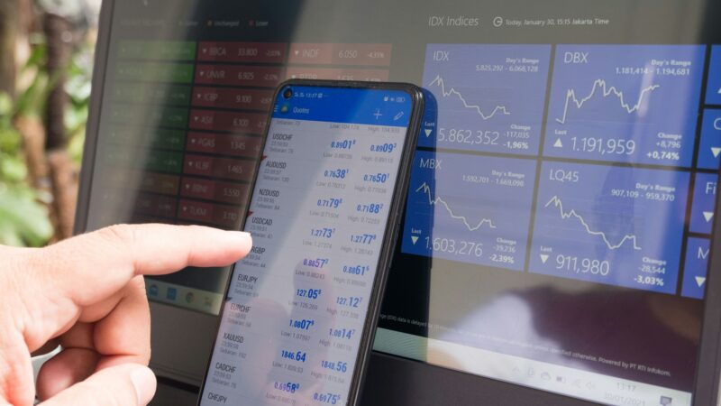 Bid offer spread on a UK stock trading platform showing bid and offer prices side by side
