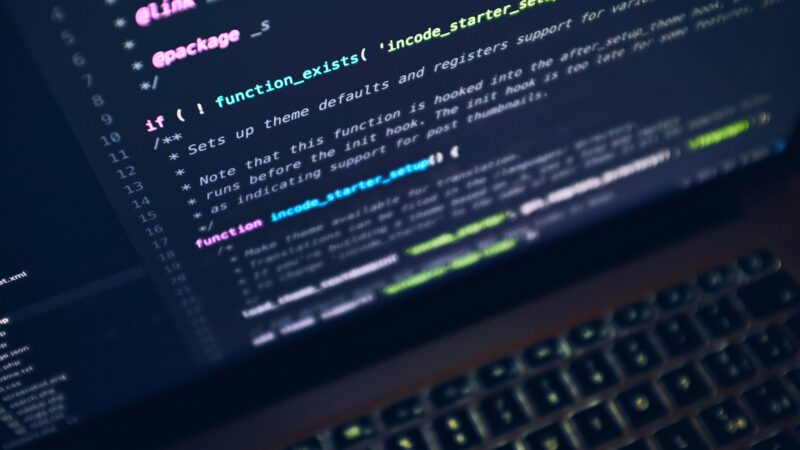DAO decentralised autonomous organisation - how governance tokens and smart contracts work