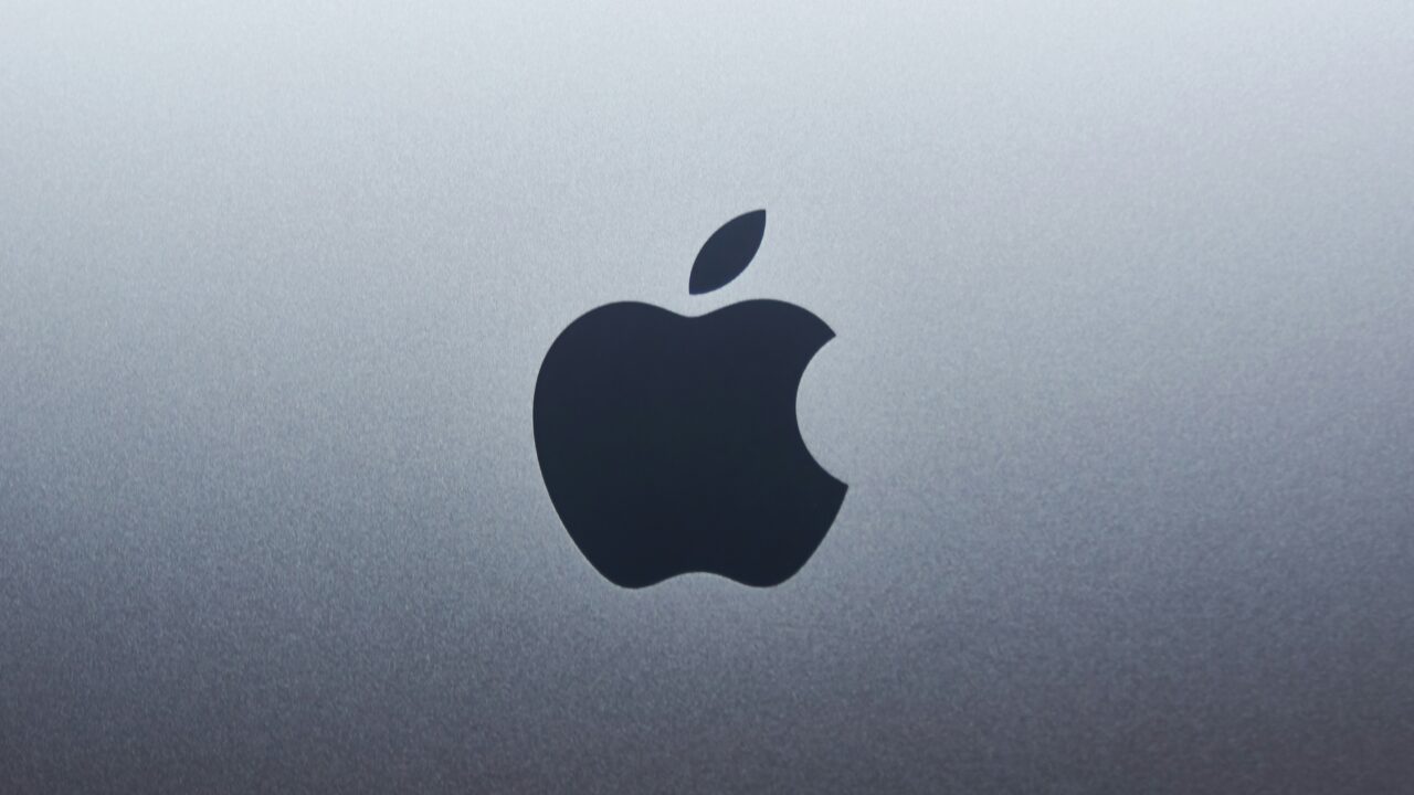 18 May 2026: Apple’s Siri Privacy Bet and AI’s $80 Billion Revenue Mountain (AM)