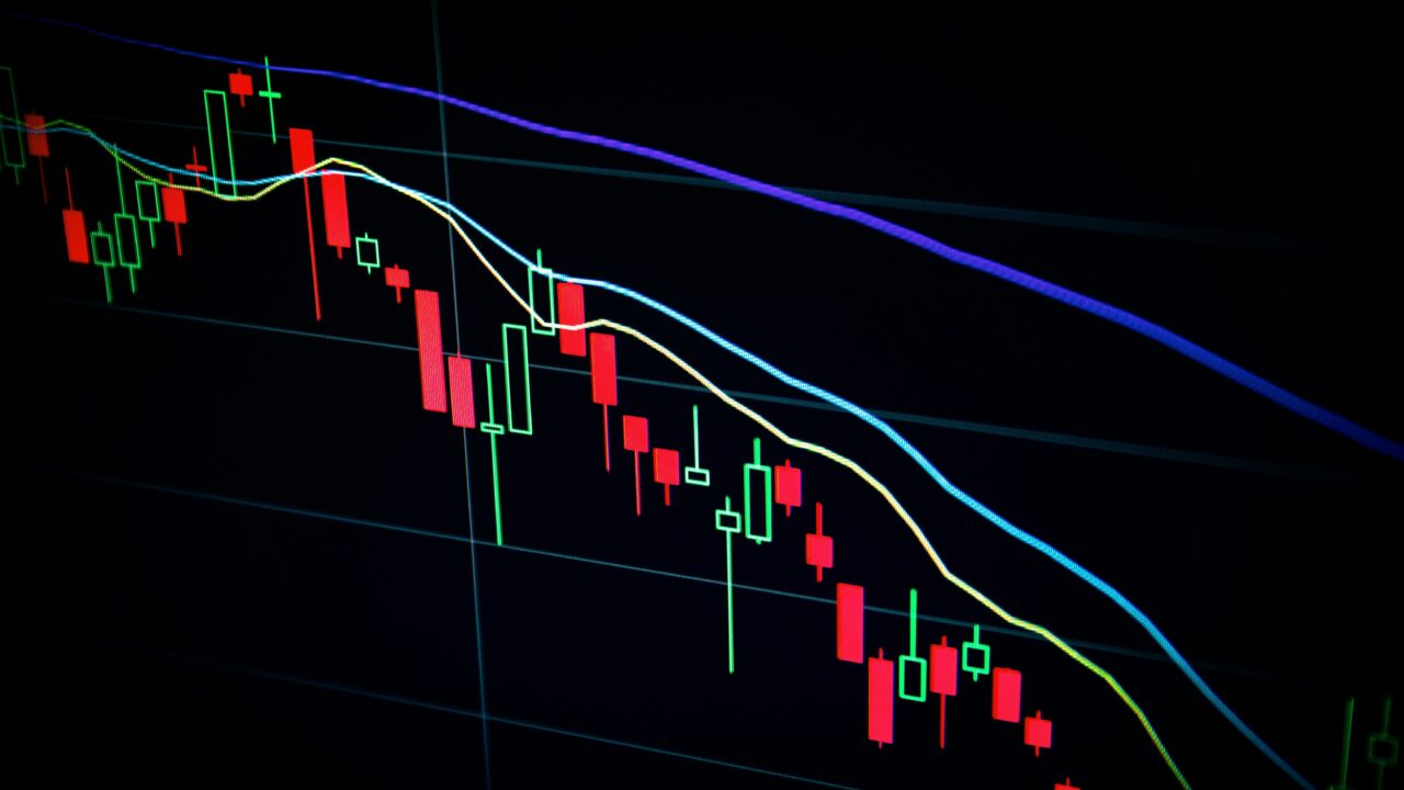 Tracking institutional investors in small-caps: how to read what their moves are telling you
