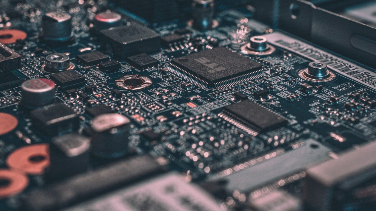 The Difference Between AI Memory, Context and Training Data