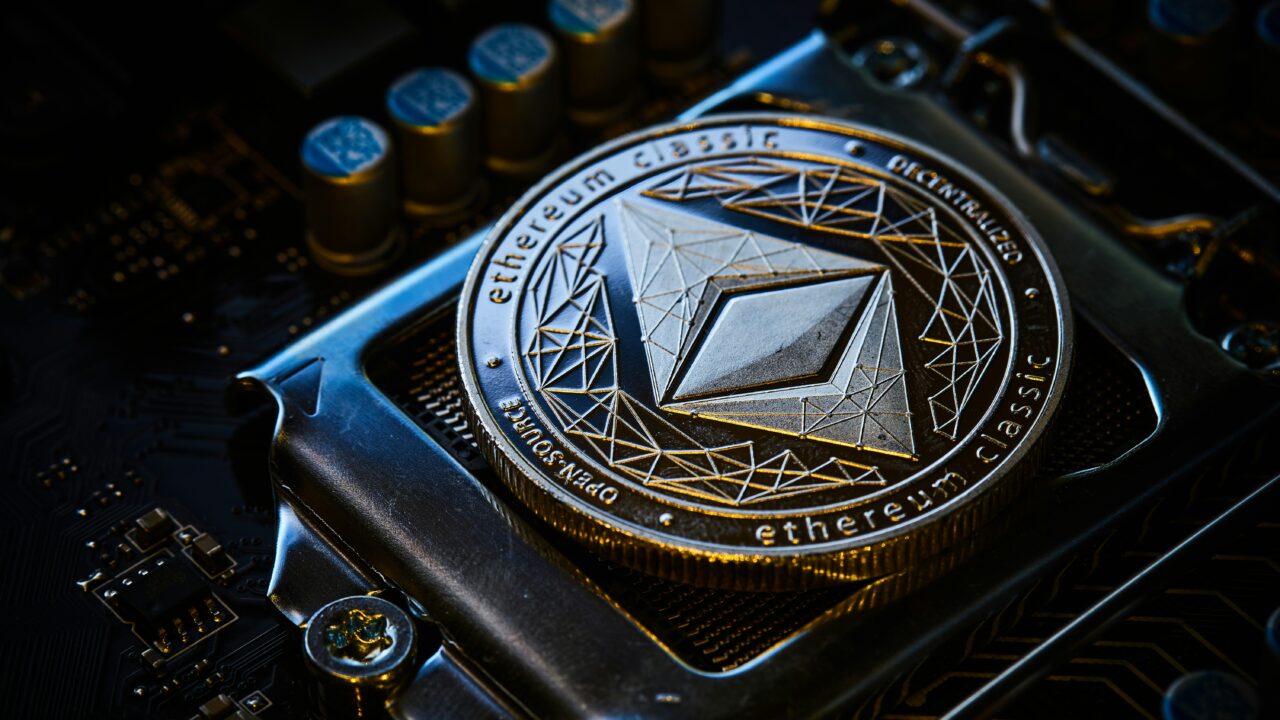 What Is Cold Storage in Crypto, and Why Is It Not Just a USB Stick?
