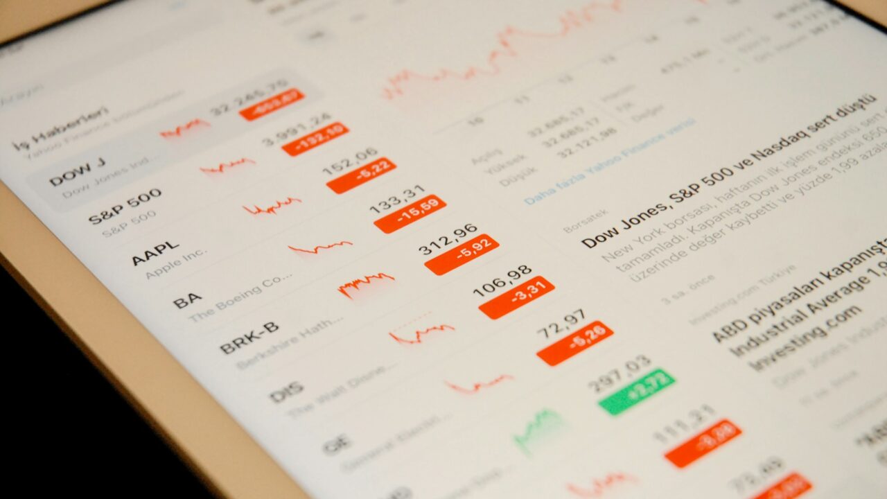 Platform fees versus dealing fees: the difference beginners need to know