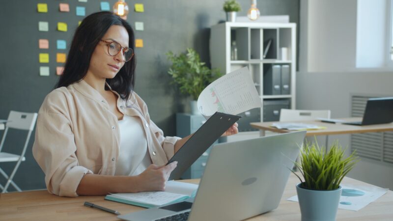 Workplace AI review checklist showing when to challenge, rewrite or restart an answer